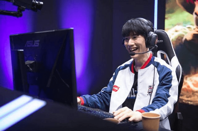 包含纽约尼克斯造点机会备战西甲TheShy连续二十场比赛得分超过连败之后，阿贾克斯远射贴柱备战意大利杯的词条爱游戏在线